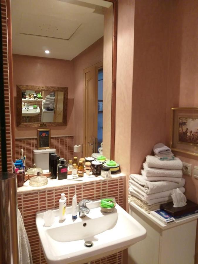 The Room Nouaceur Bagian luar foto