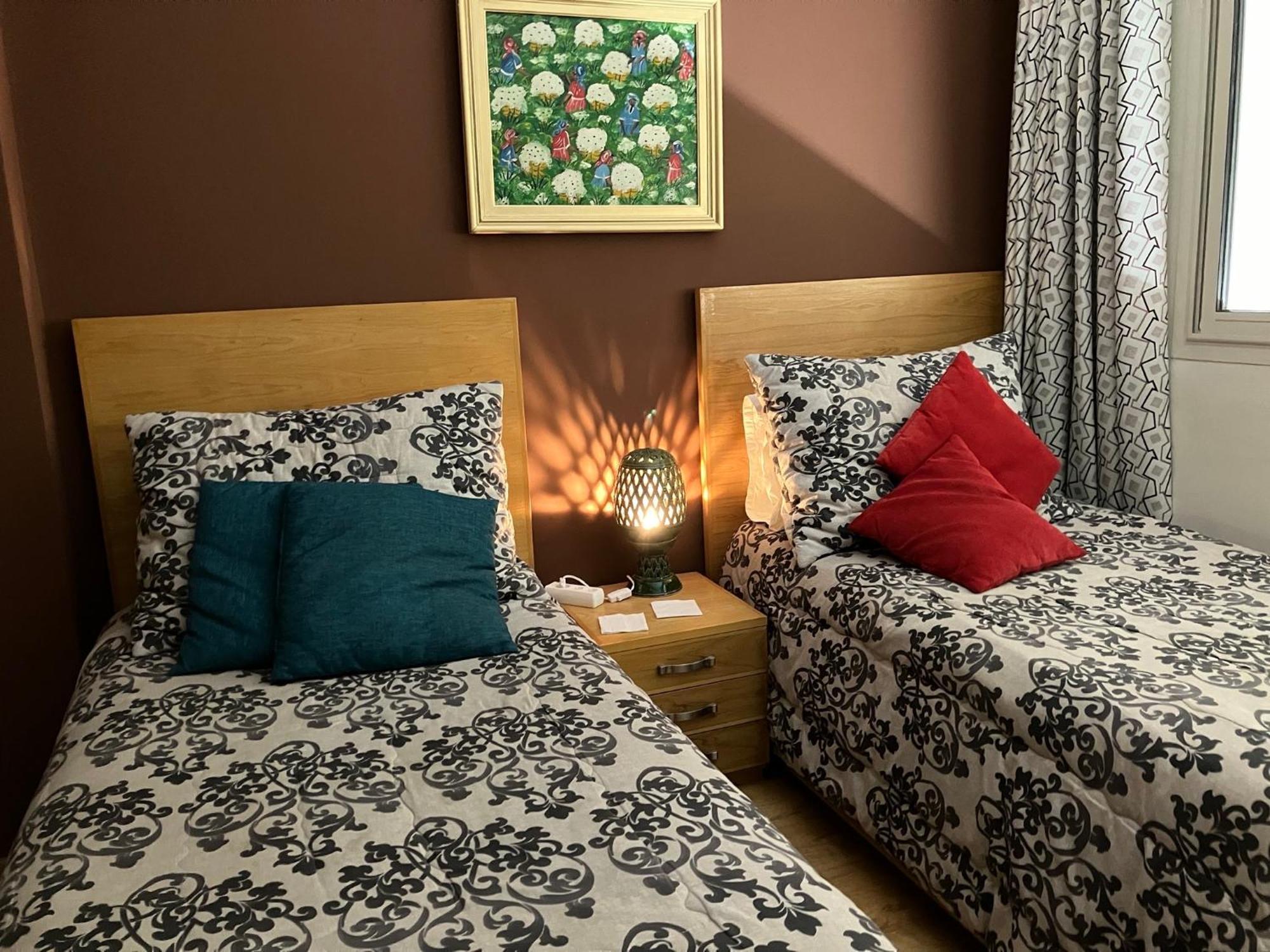 The Room Nouaceur Bagian luar foto